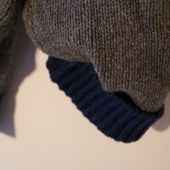 Tommy Hilfiger Sweater - Picture 6 of 6